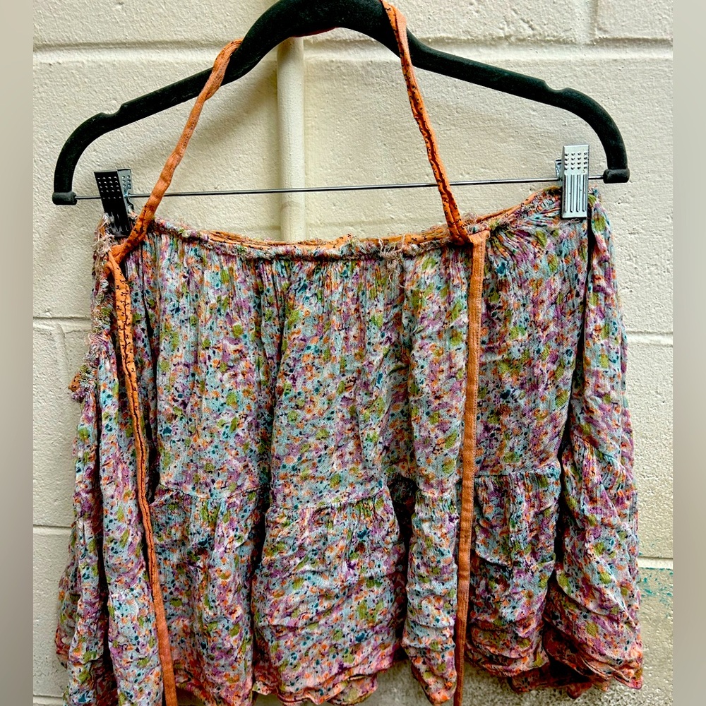 Woman’s sleeveless halter top size medium rayon